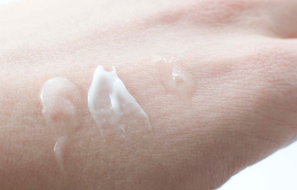 review the body shop vitamin E moisture sorbet cream essence lotion