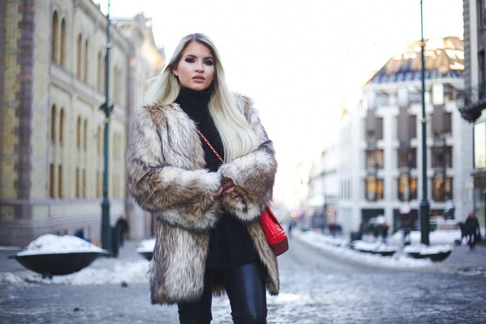  photo faux fur fuskepels antrekk kape coat-9_zpsdlgais52.jpg