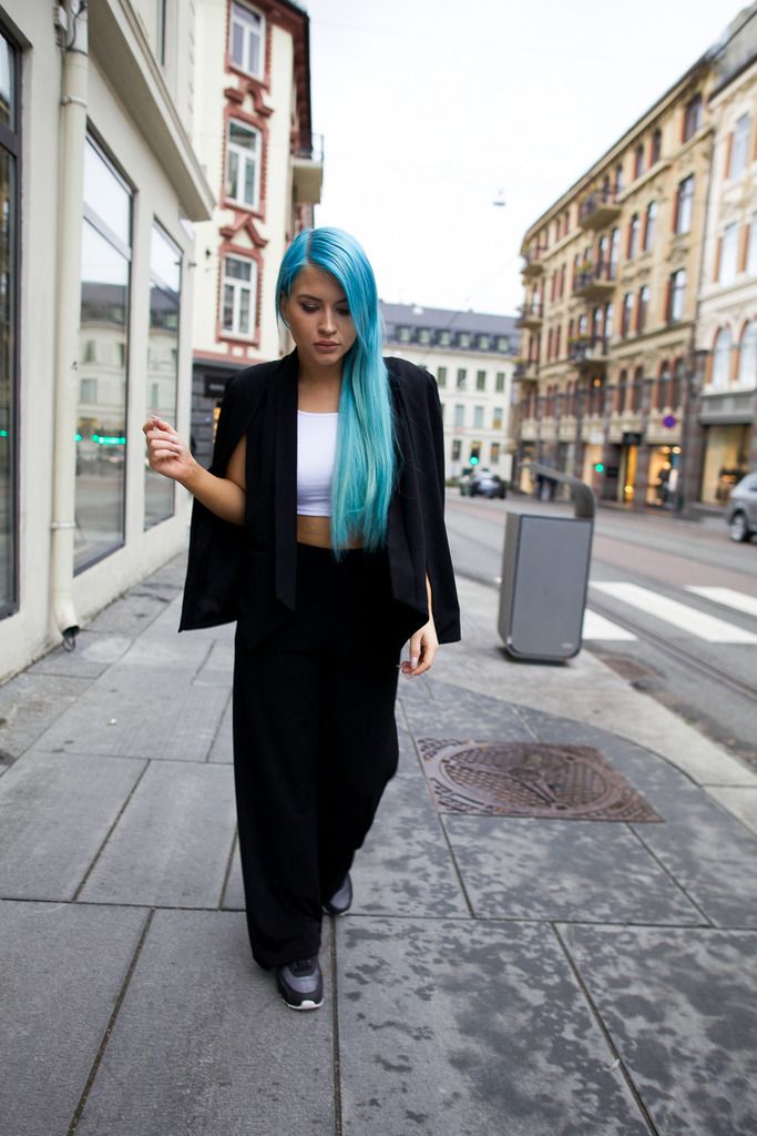  photo sporty suit spice blatt har blue hair-12_zpsrdqbzzci.jpg