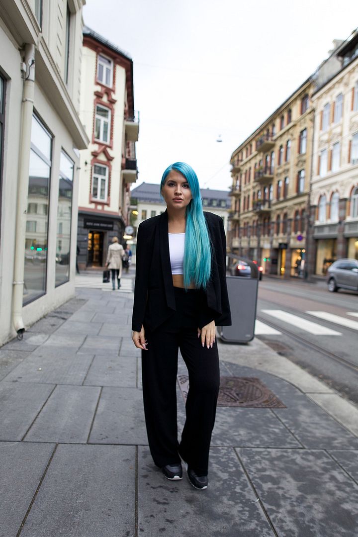  photo sporty suit spice blatt har blue hair-13_zpsrnl7c5x4.jpg