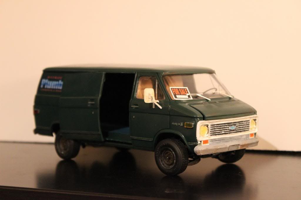 ModelVan2_zps92e7a729.jpg