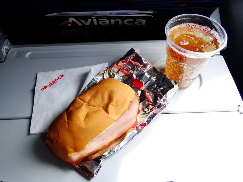 Resultado de imagem para a320 avianca lanche