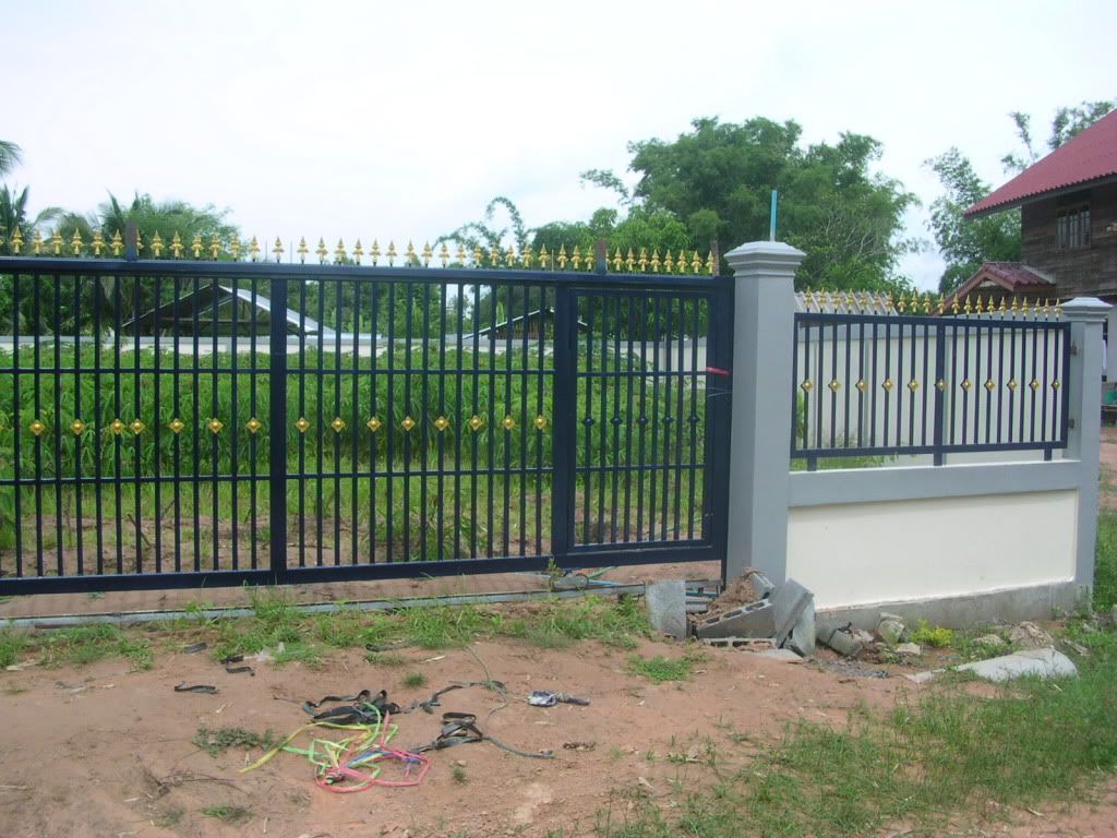 Gatefenceandfloortiles020.jpg